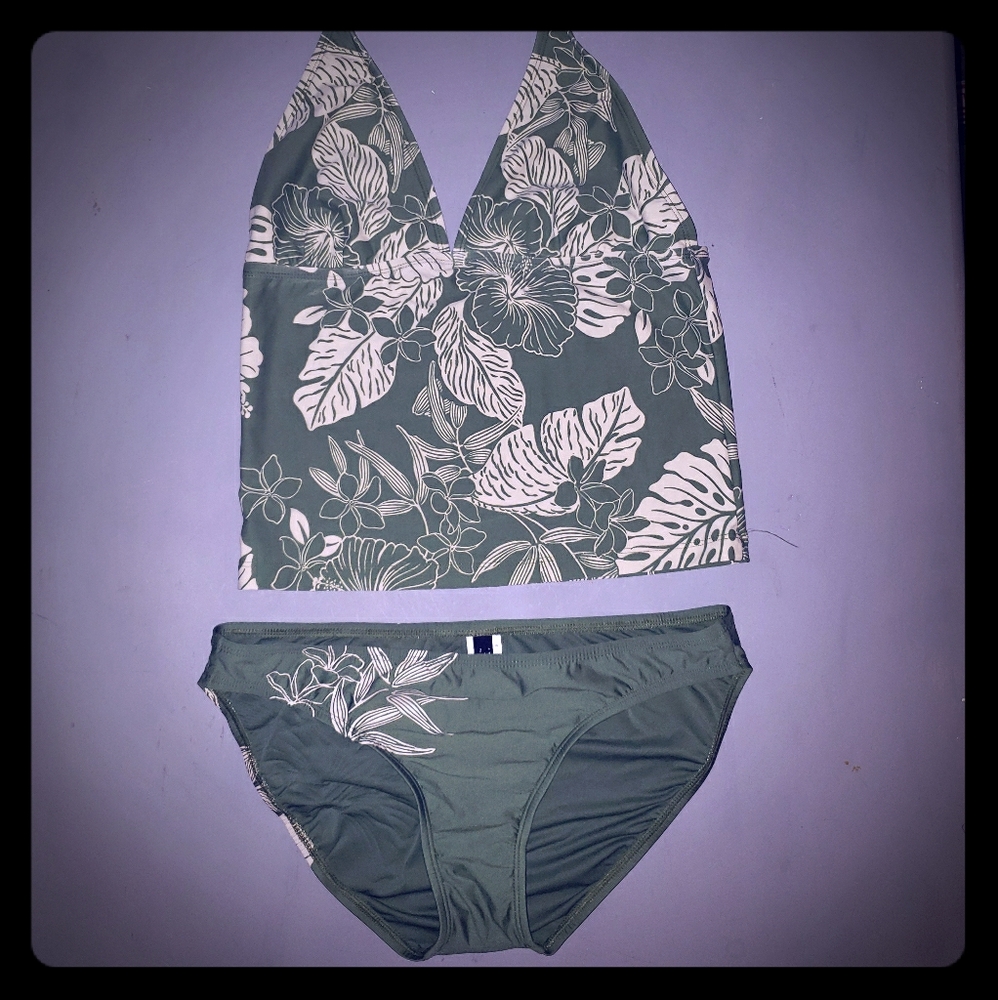 Oiwi 2 piece swimsuit size large